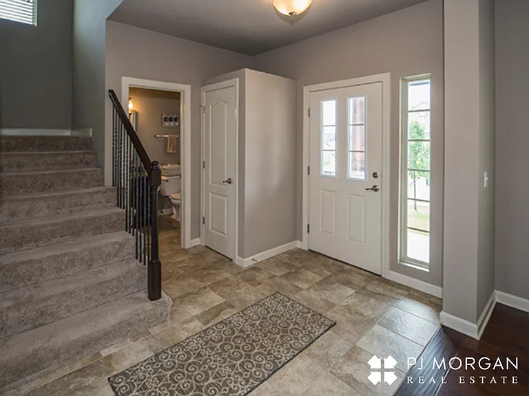 17214 Meredith Ave — Photo 2