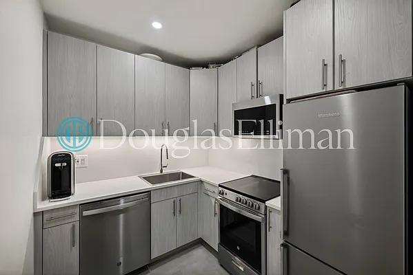 Rented by Douglas Elliman | media 23