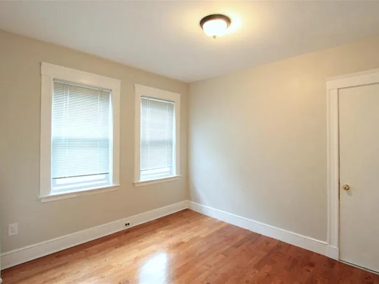 113 Yale St — Photo 9