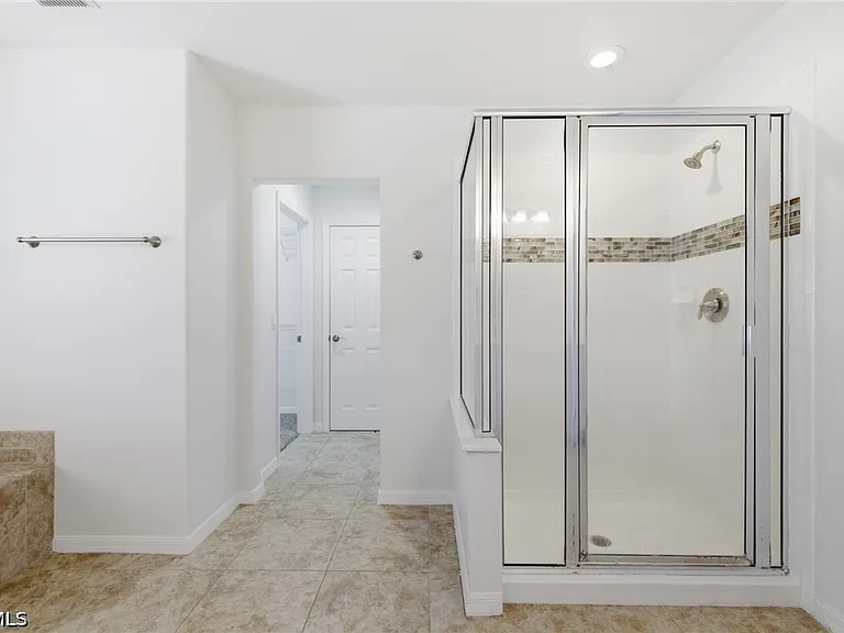 2639 Bellingham Ct — Photo 32
