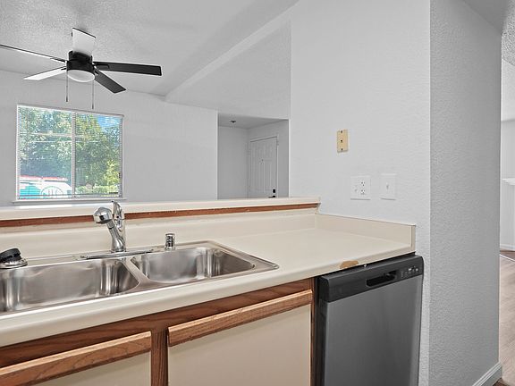 4th image of 1019 Dornajo Way APT 167