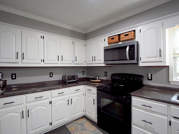 5th image of 280 Bowen Dr