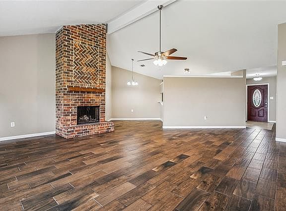 5th image of 707 S Black Lake Ct