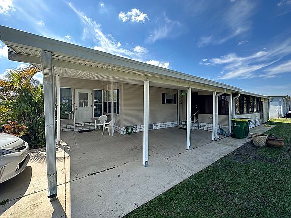 2nd image of 647 Periwinkle Cir