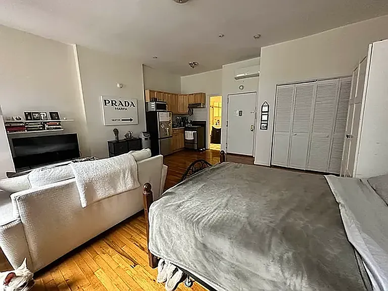 41 W 46th St #4A — Photo 3