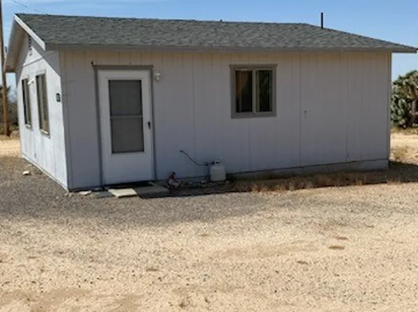 11135 S Bennie Rd, Yucca, AZ 86438