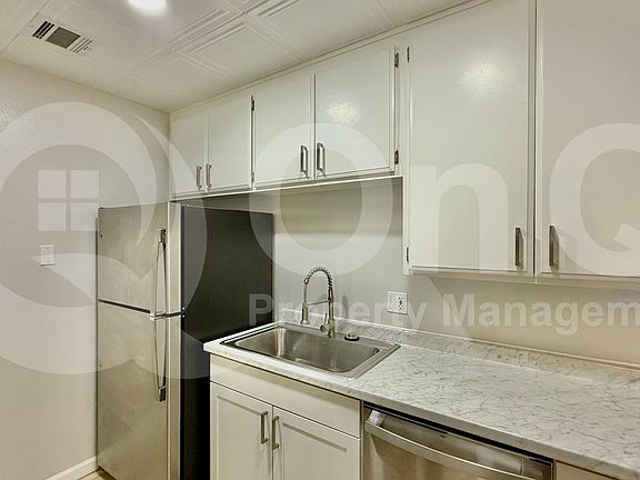 2nd image of 5525 E Thomas Rd Unit R7