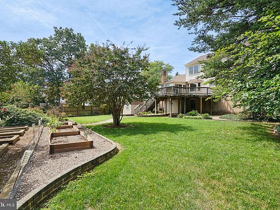3rd image of 4117 Bennett Dr