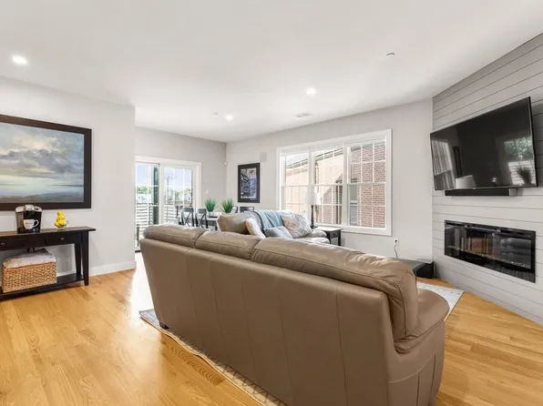 178 Robertson St #6, Quincy, MA 02169