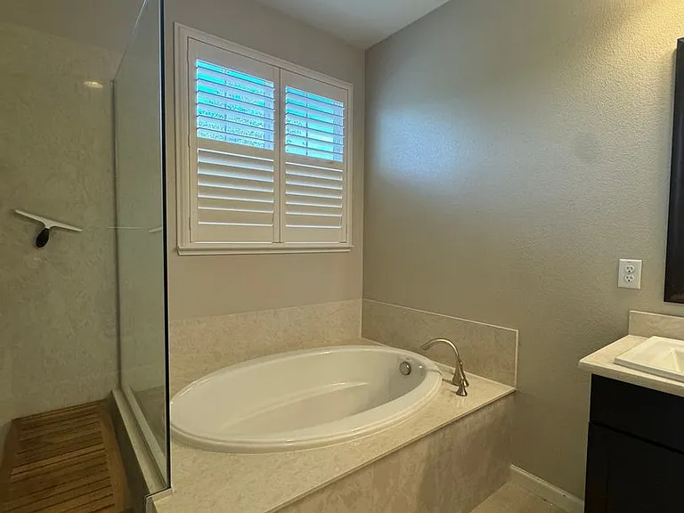 800 Valencia Ct — Photo 19