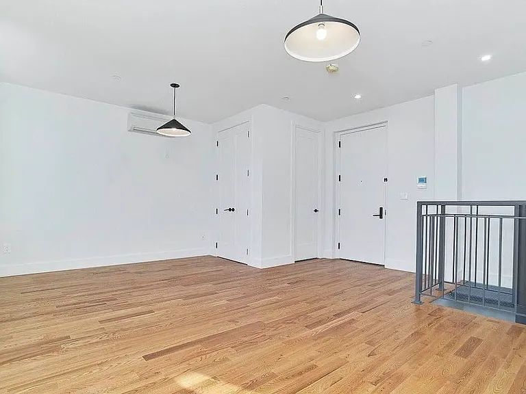 3215 Clarendon Rd #4F — Photo 15