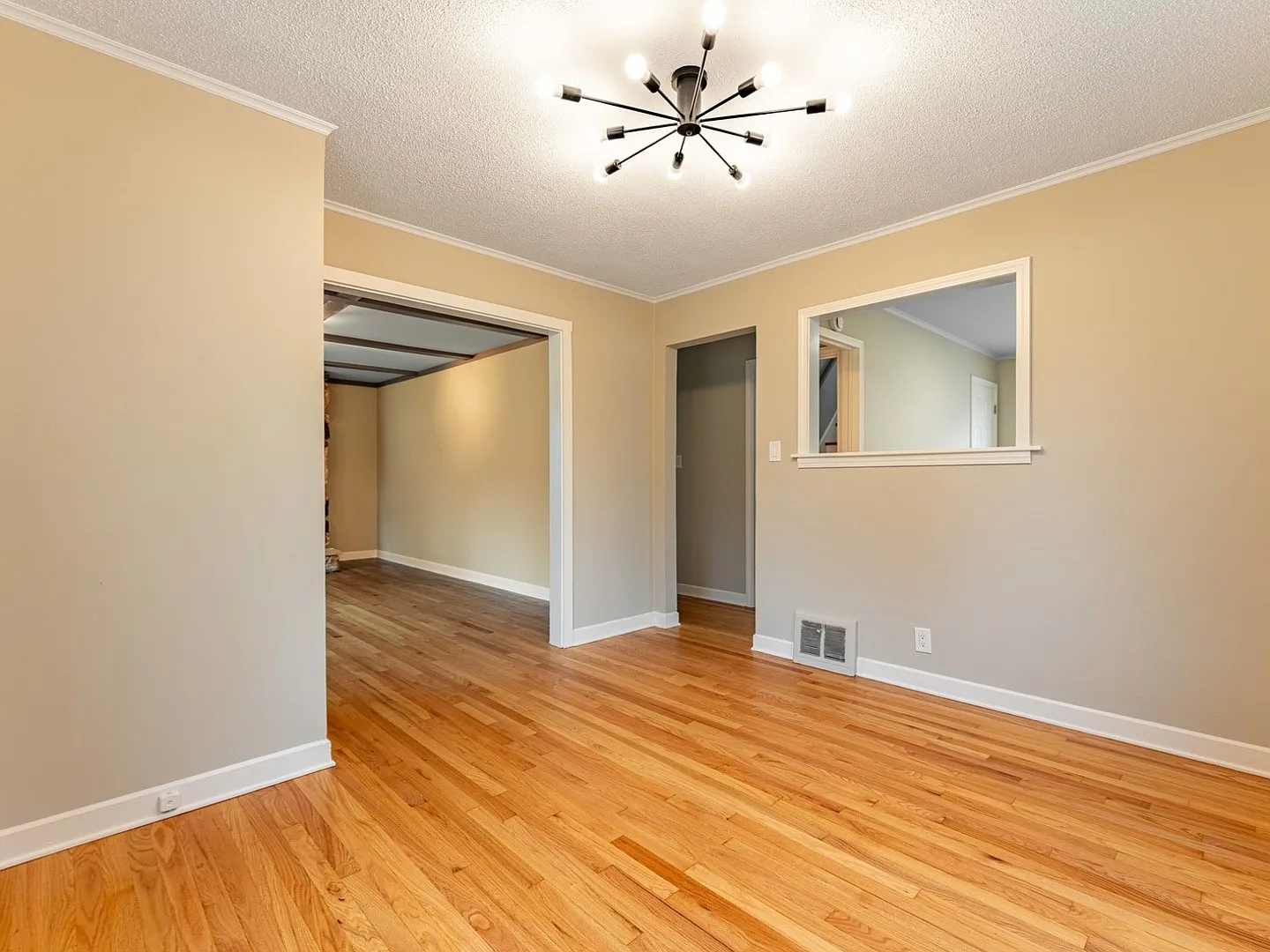 3 bed, 1759 sqft, $3,000 — Photo 3