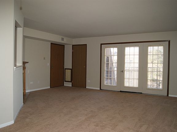 4th image of 937 Atlantic Ave APT E