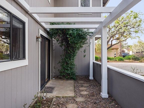 4th image of 4013 Invierno Dr #A