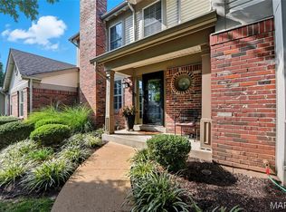 1917 Dewitt Ridge Dr, Chesterfield, MO 63017