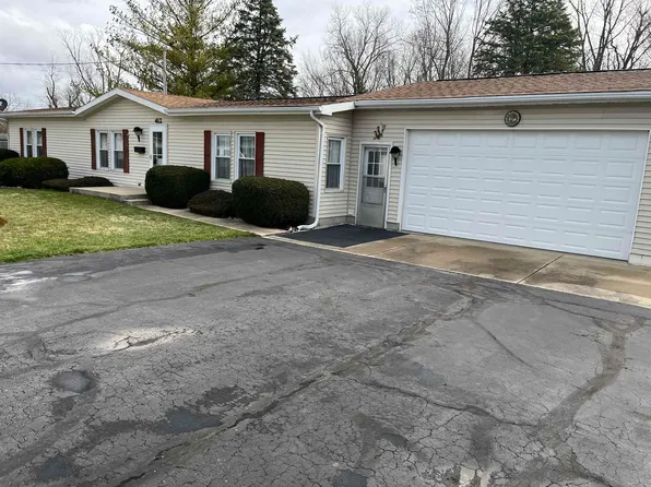 412 S Water St, South Whitley, IN 46787