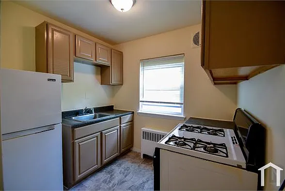 2 bed, 650 sqft, $1,750 — Photo 4