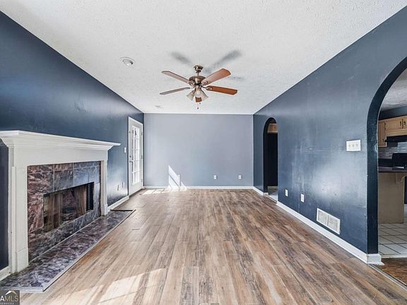 3rd image of 3785 Soapstone Rd