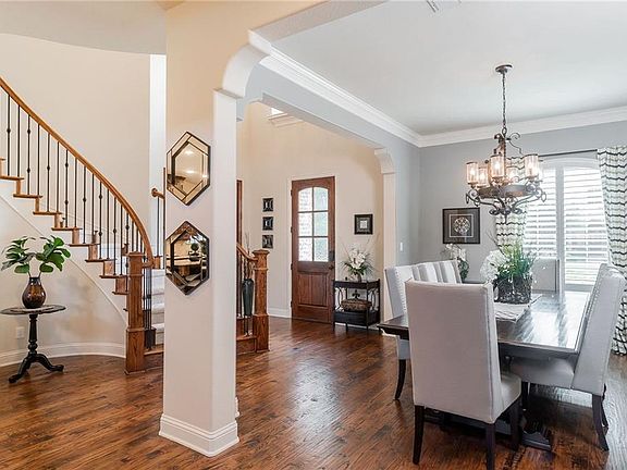 5th image of 1027 Saint Mark Dr