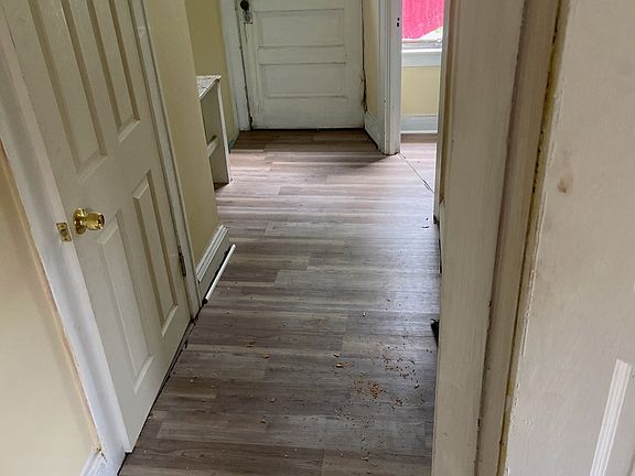 3rd image of 11211 Parkview Ave #1