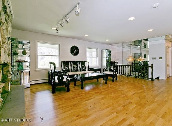 3rd image of 9031 W 126th St