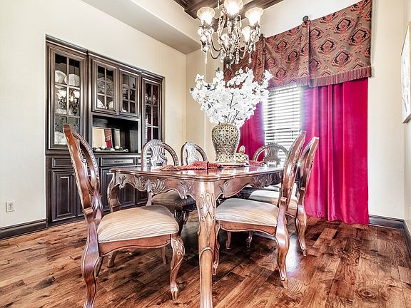 5th image of 1801 Lohman Cir