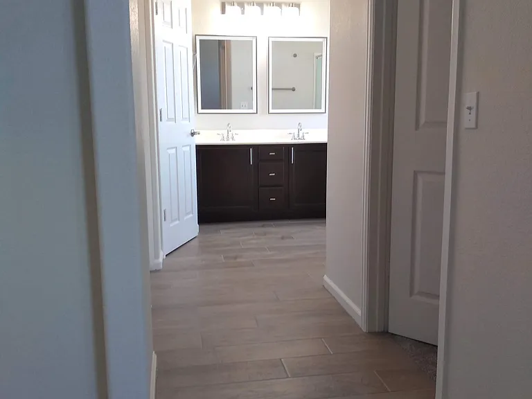 2021 N 103rd Dr — Photo 26