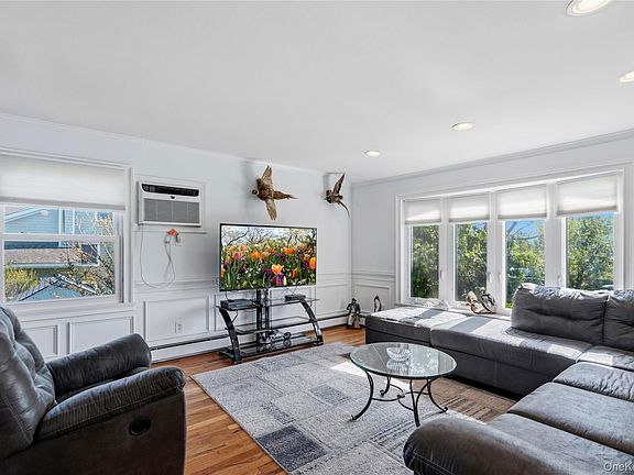 4th image of 105 Sequams Ln