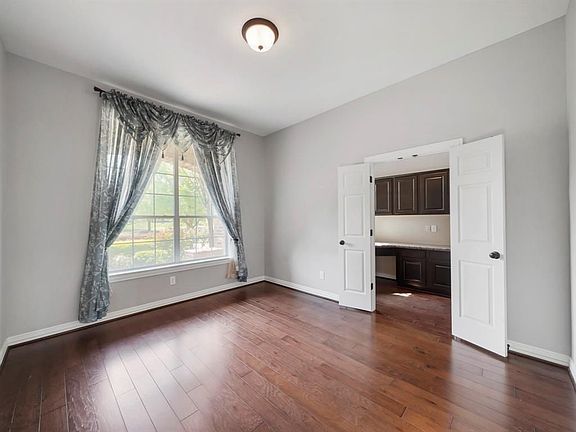 5th image of 5430 Tyler Park Ln