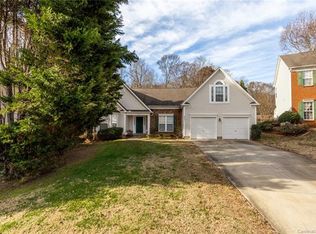 5517 Suncrest Ct, Charlotte, NC 28215