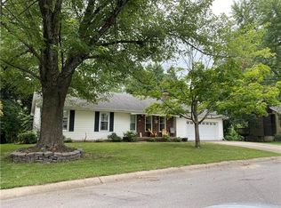 950 Ridge Dr, Warrensburg, MO 64093