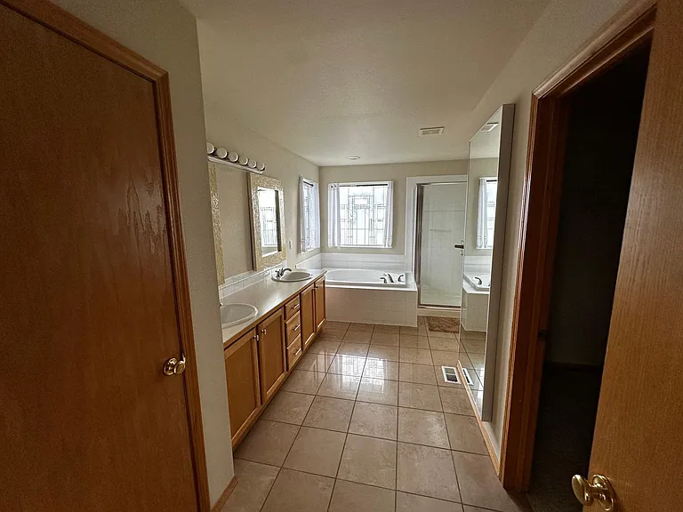 1519 Hemlock Ct — Photo 7