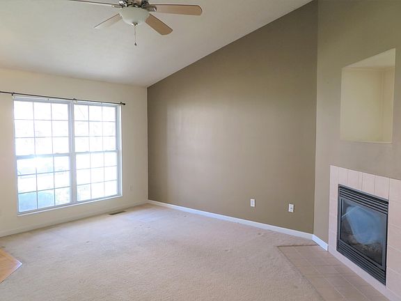 4th image of 141 Springer Woods Blvd