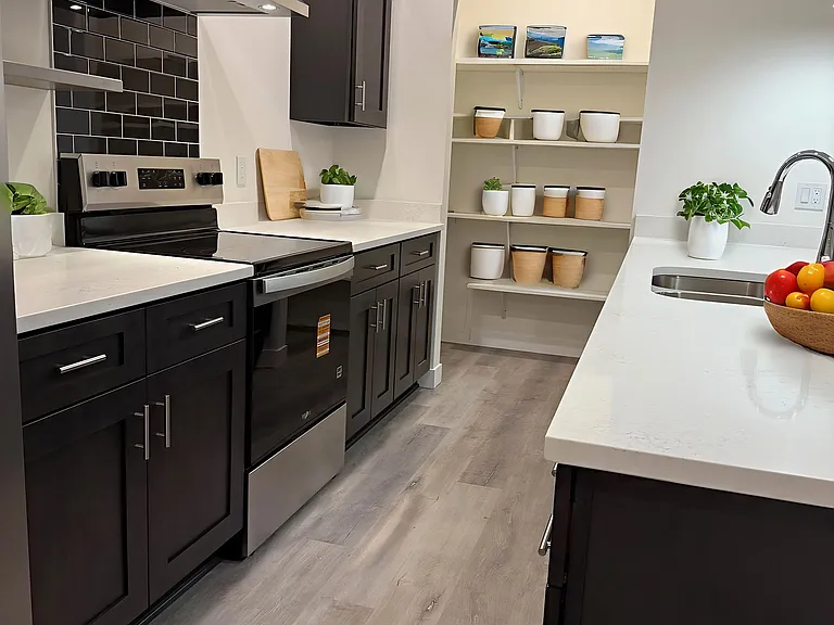 Point Gardens Apartments — Photo 8
