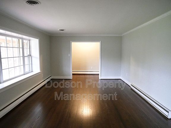 4th image of 1901 Sweetwater Ln