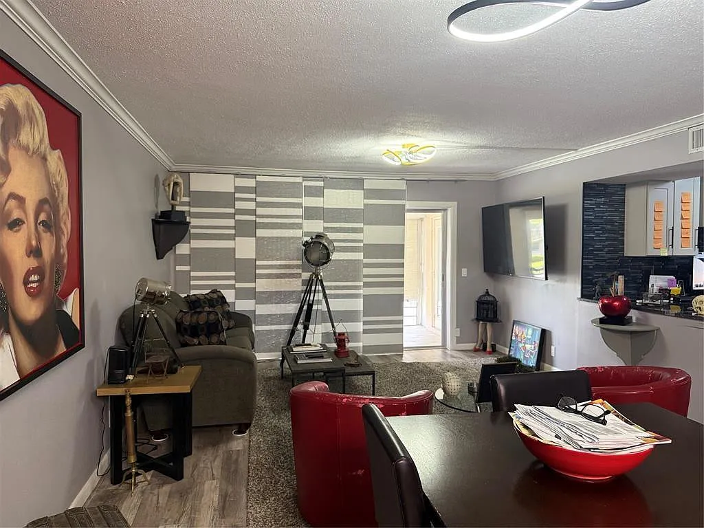 2 bed, 2.0 bath, 1120 sqft, $2,500 — Photo 2
