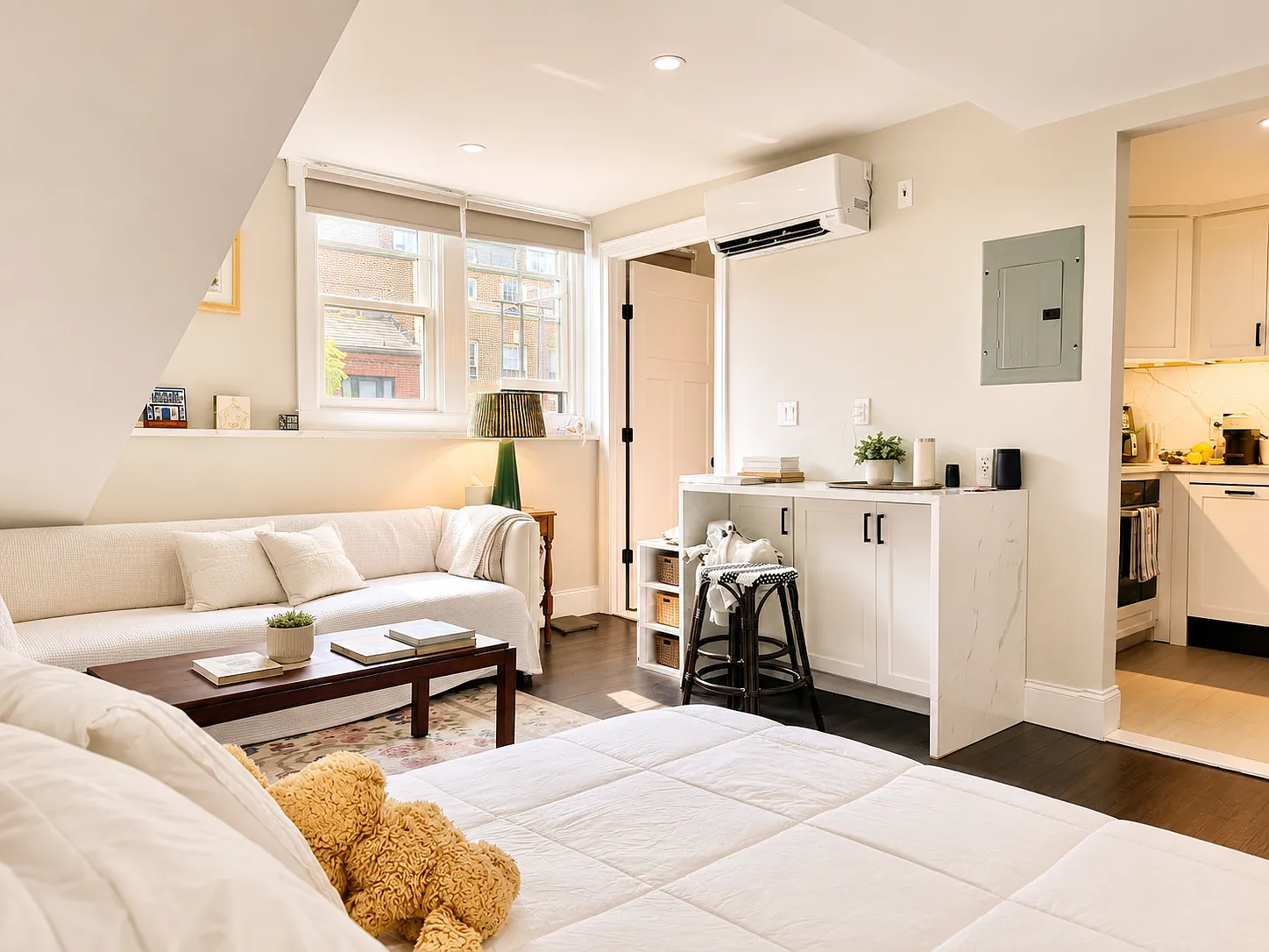 Studio, 380 sqft, $2,600 — Photo 1