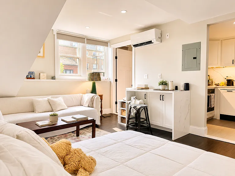 105 Charles St #5 — Photo 1
