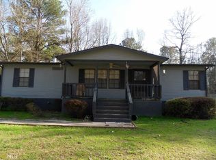 10 Peachtree Lake Dr, Sharpsburg, GA 30277