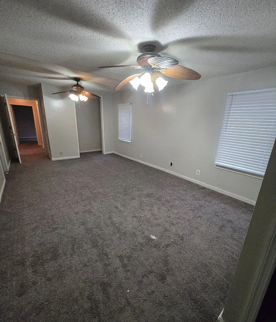 801 Walnut St — Photo 3