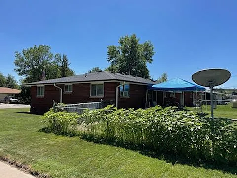 1721 N Empire Ave — Photo 2