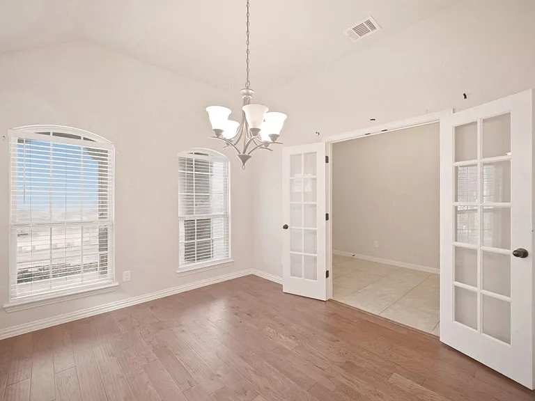 2306 Lucerne Dr — Photo 15