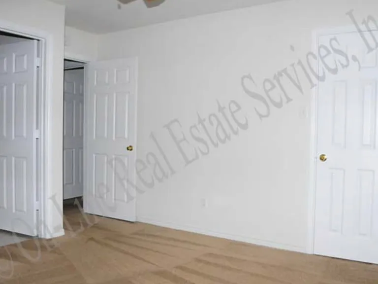 2329 Pronghorn Ln #B — Photo 7