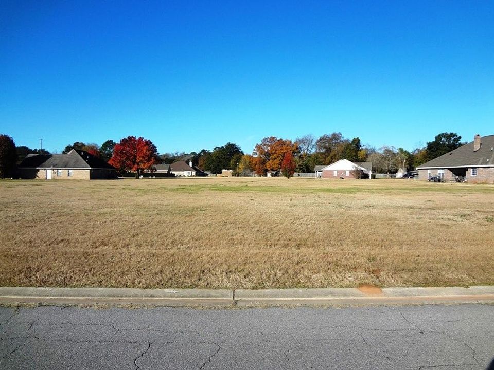 1st image of 102 Margaret Ln