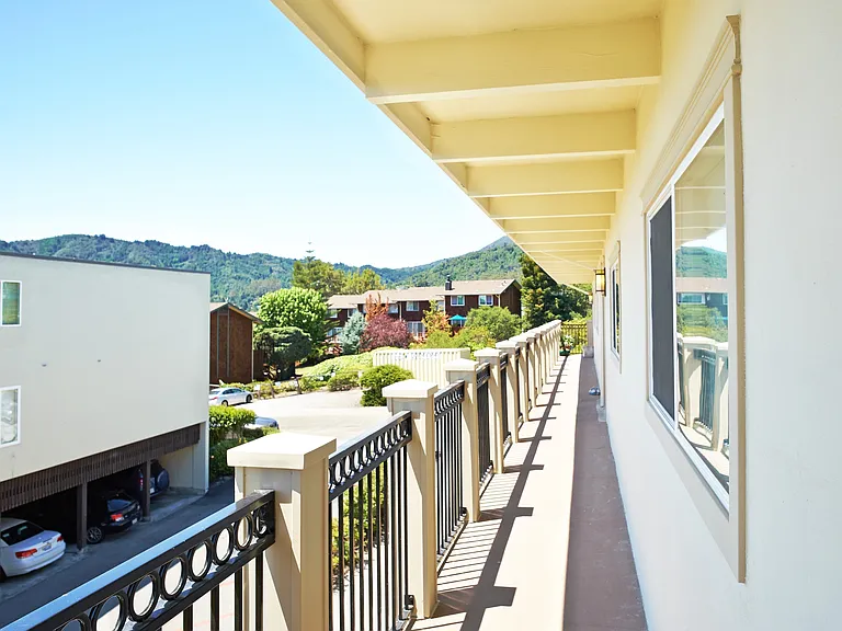LVCbalcony