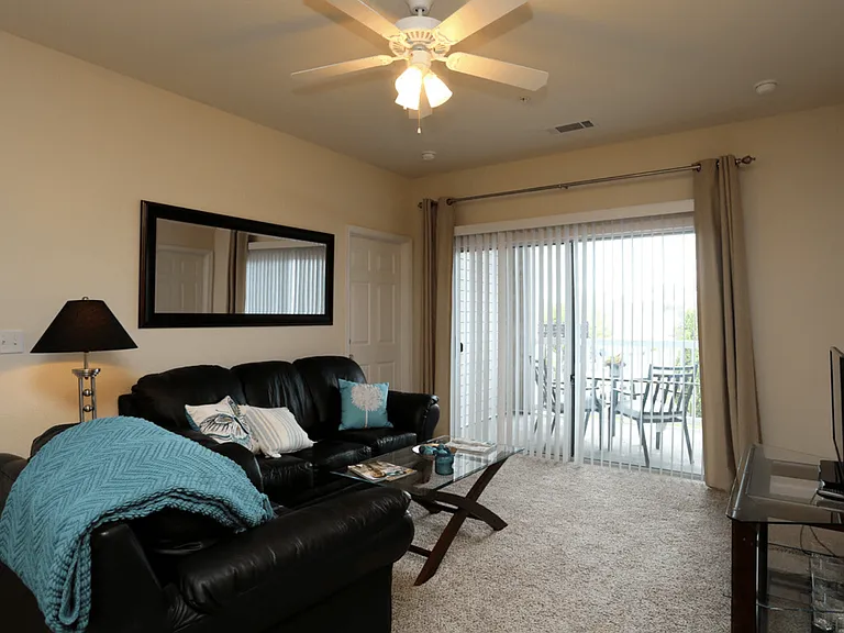 1190 Meridian Cir — Photo 11