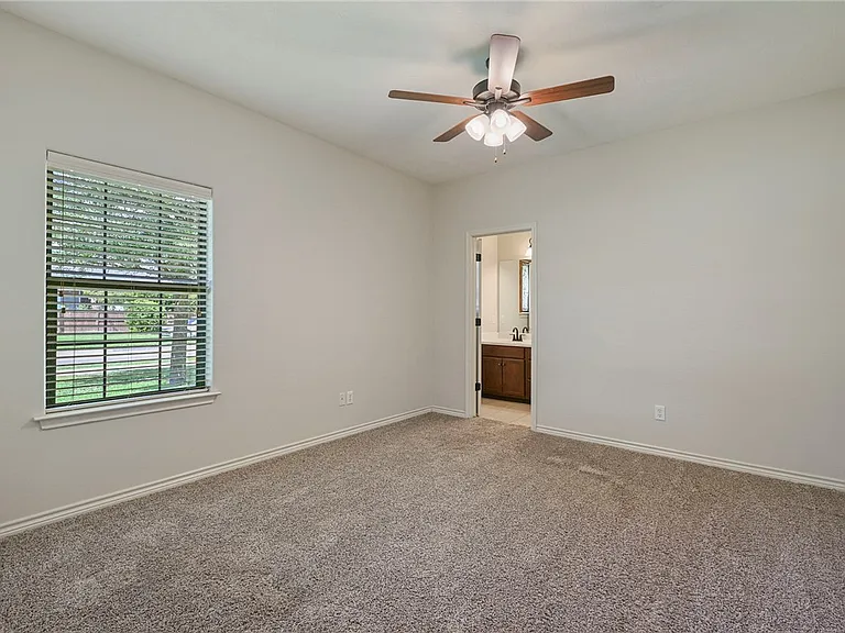 4223 Candace Ct — Photo 9