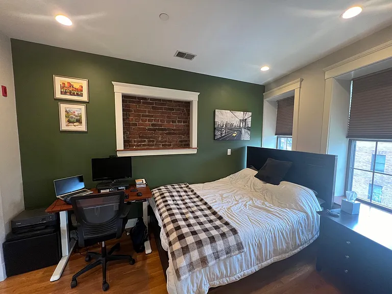 469 Hanover St #5F — Photo 9