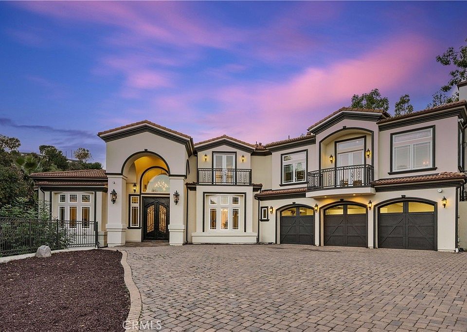 1st image of 805 West Rd