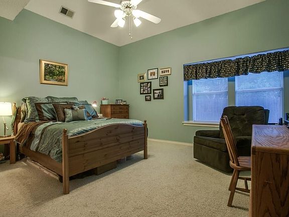 4th image of 2720 Pinery Ln